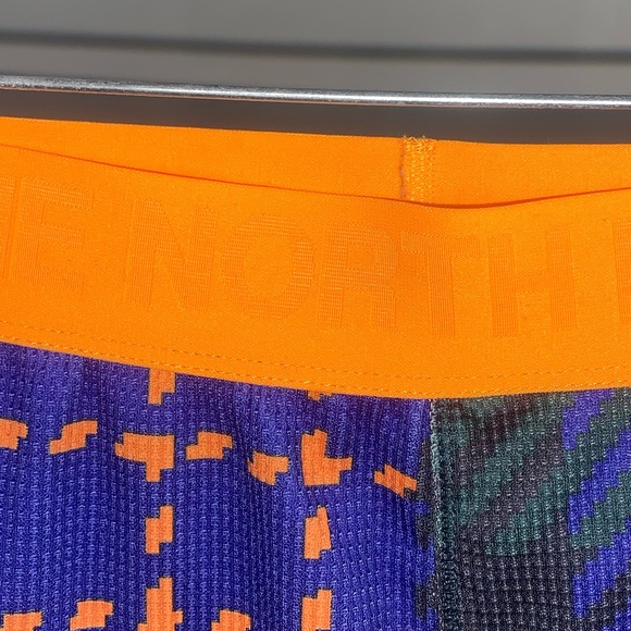 The North Face Kids 2-Piece Thermal Layer Set | Cozy Waffle Base - 5T - Picture 4 of 9